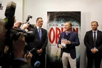 Tác giả "Mật mã Da Vinci": ''Con người sẽ không cần Chúa trời..."