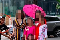 Giật túi xách của Việt kiều đúng lúc chụp hình, một tên cướp sa lưới