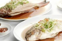 Khám phá tục ăn cá lấy may năm mới trên khắp thế giới 