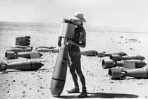 Chiến trường khốc liệt đầy bom đạn trong chiến tranh TG 2 