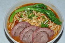 Cách làm mì bò chua cay ăn ngay buổi sáng