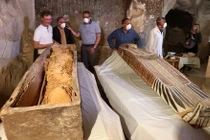 Mở nắp quan tài, giật mình xác ướp nguyên vẹn như mới 