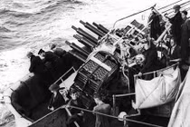 Top ảnh kinh điển về Chiến tranh thế giới 2 của AP