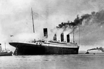 Tàu Titanic huyền thoại chìm vì “siêu trăng“?