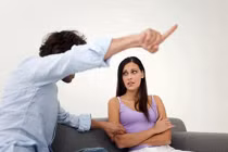 Nghi vợ “cắm sừng”, đâm bà bầu suýt chết