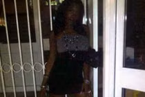 Nữ hành khách tự lột đồ rồi đánh tài xế taxi thổ máu