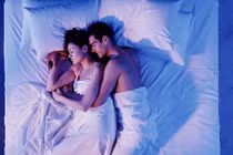 Giải mã “chuyện yêu” qua tư thế ngủ của các cặp đôi