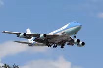 Chuyên cơ Tổng thống Mỹ được bảo vệ nghiêm ngặt thế nào?