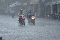 Dự báo thời tiết 27/5: Giảm 5 độ, miền Bắc mưa rất to