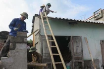 136 hộ dân ở Hải Dương bị lốc xoáy phá hủy nhà cửa