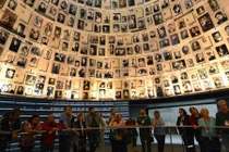 Quặn lòng xem bằng chứng về nạn diệt chủng người Do Thái 