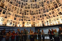 Quặn lòng xem bằng chứng về nạn diệt chủng người Do Thái 