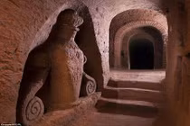 Bên trong thế giới dưới lòng đất được tạo ra trong 23 năm 