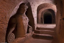 Bên trong thế giới dưới lòng đất được tạo ra trong 23 năm 