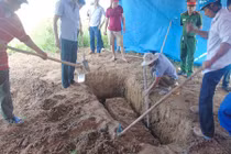 Thi thể nữ kế toán huyện còn nguyên sau hơn 5 năm chôn cất 