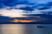 Ảnh: Bình minh tuyệt đẹp ở làng chài trên sông Đồng Nai