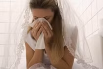 Ngồi trên xe hoa, tôi nơm nớp sợ đầu gấu hành hung