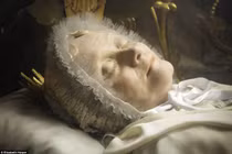 Kinh ngạc thi hài Thánh nữ tỏa hương nguyên vẹn suốt trăm năm 