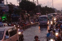 Sài Gòn lại ngập nặng, tắc đường sau mưa