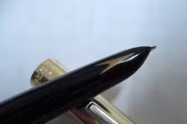 Nghịch dại, nam sinh bị bút đâm từ mông lên ruột