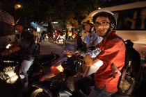 Điều ít biết về chàng shipper không tay quê Lào Cai