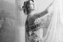 Ngắm nhan sắc quyến rũ nữ điệp viên huyền thoại Mata Hari