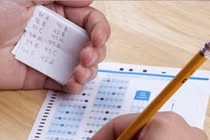 Thế giới đối phó ra sao với nạn gian lận thi cử? 