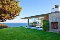 Ngắm biệt thự xa hoa ven biển của tài tử Brad Pitt