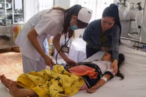 Ăn sữa chua Dutch Lady miễn phí, hàng chục học sinh nhập viện