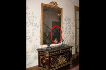 Kỳ bí chiếc gương “ma ám” chứa linh hồn bị mắc kẹt