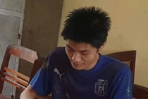 Khởi tố nghi phạm xông vào trường tiểu học đâm 6 cô, trò thương vong