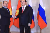 Chủ tịch nước Trần Đại Quang hội kiến Thủ tướng Nga Medvedev