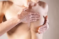 Dấu hiệu báo động ung thư vú ở nam giới