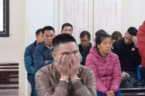 Cay cú vì bị rủ rê dùng ma túy, dùng dao truy sát bạn nối khố