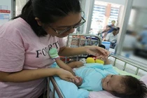 Bé gái 2 tháng tuổi mắc căn bệnh cả thế giới chỉ có 40 người