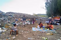 Choáng và sợ trước những ngọn “núi nhân tạo” lạ kỳ ở Đảo Ngọc 