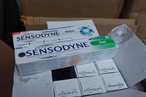 Thu giữ gần 14.000 sản phẩm kem đánh răng Sensodyne nghi giả