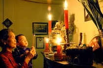 Thờ cúng cha mẹ, ông bà quá vãng nhiều nơi có nên?