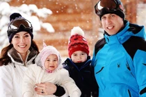 Vừa chào đời, những em bé Hoàng gia Anh phải tuân thủ những quy tắc này