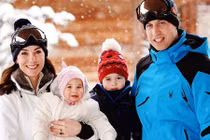 Vừa chào đời, những em bé Hoàng gia Anh phải tuân thủ những quy tắc này