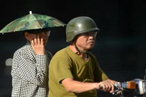 Hình ảnh nắng nóng chưa từng thấy hơn 40 năm qua ở Hà Nội