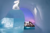 Lạnh tê tái trong khách sạn băng đẹp như ngoài hành tinh