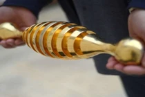 Top báu vật giá trị bất ngờ được tìm thấy ở nghĩa trang