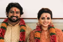 Sao nữ Ấn Độ bị cưỡng hiếp tập thể lặng lẽ đính hôn