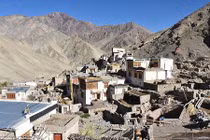 Cuộc sống khó tin tại ngôi làng hẻo lánh ở dãy Himalaya