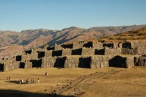 Giật mình những kiến trúc cổ có dấu vết người ngoài hành tinh 