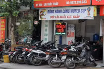 Dở khóc dở cười mua đồ thanh lý mùa World Cup