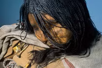 Tận mục vẻ hoàn hảo giật mình của xác ướp trinh nữ 