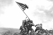 Ảnh đen trắng cực độc về thủy quân lục chiến Mỹ