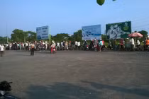 Phát hiện thi thể cậu bé bán vé số dưới hồ nước